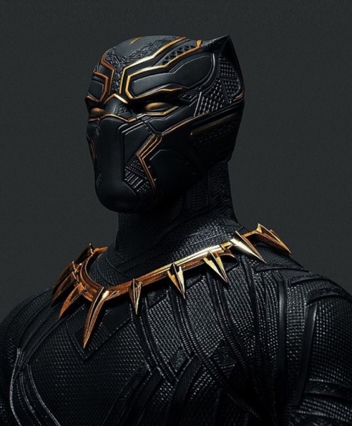 God, this costume is so beautiful. I can’t wait for this movie.