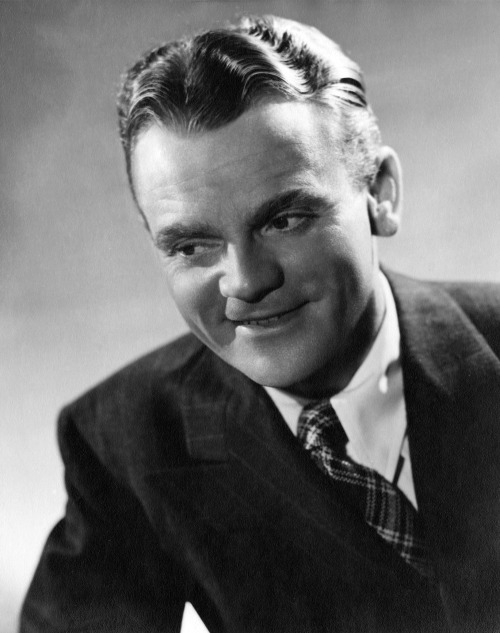 lifejustgotawkward:  happy birthday, James Cagney - he was as believable as a gangster as he was as a Yiddish-speaking taxi driver, a photographer, a song-and-dance man, a policeman, a reporter or a businessman. He gave great performances in The Public