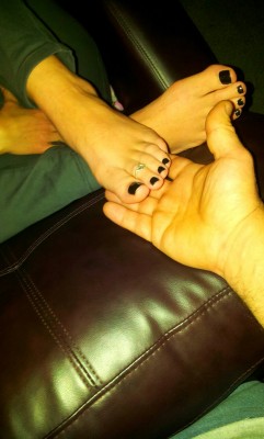 music-lover-3:  mikelovesfeet:  Behold the softest most suckable toes ;p  This makes me smile