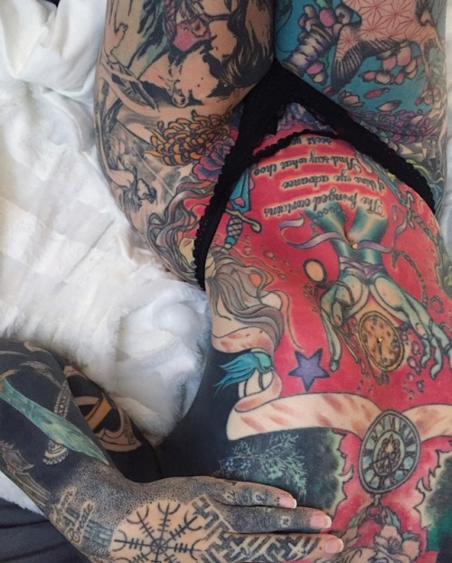 shannakeyes:Feeling really good about my body this morning 🙌🏻