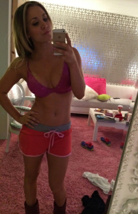 makuzari:stolenpicsonly:Kayley Cuoco from Big Bang Theory leaked pics   Just live her character