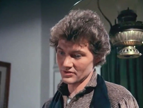 ANDY ROBINSON As Johnny Walker In KUNG FU Series