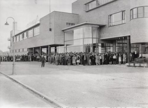 Citroën showroom/garage, Amsterdam, Jan Wils, 1930-31. In the background of the second picture: