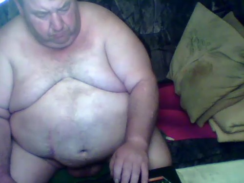 luvfatpapas:  cormacmcc:  This guy…  OMG! Where do I find this HOT and SEXY man?!! 
