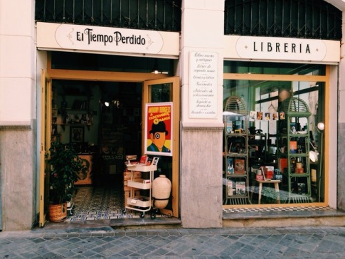 alittlebookdust:“A lost time” - bookstore, Granada