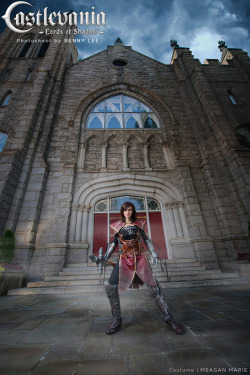 thecyberwolf:  Castlevania: Lords of Shadow - Gabriel Belmont - Cosplay  by Benny Lee - Website - Twitter - Facebook Model: Meagan Marie