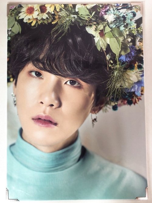 BTS LOVE YOURSELF TOUR In Seoul Official Goods Premium Photos|| Dazzlingtaekook