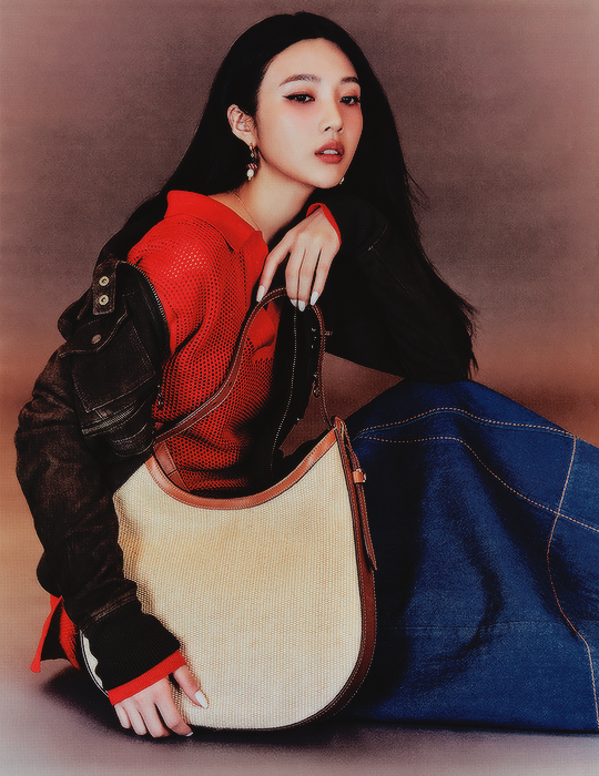 Joy - W Korea