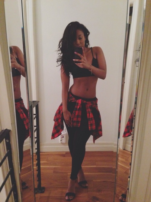 badgalfaashion:  http://instagram.com/_goldddie