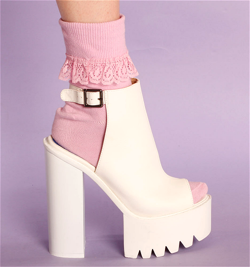 heartstreetgirls:  £ BUY White Slingback Platform Shoe / ARK / £44.99 