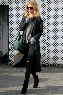 uk-celebs-style:  Rosie Huntington-Whiteley