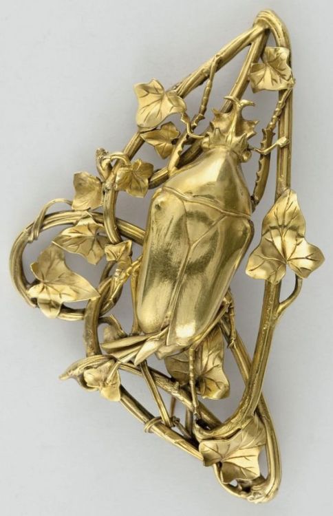 marylibra:Art Nouveau gold Ivy and Beetle brooch by Henri Husson circa 1909Jewelry from Imladris