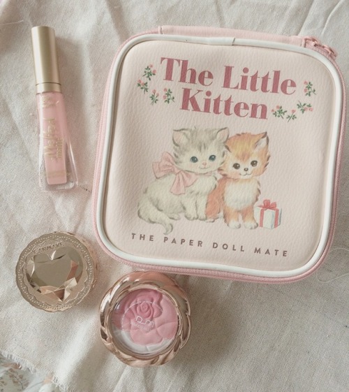 malnedott:cute stationery and makeup