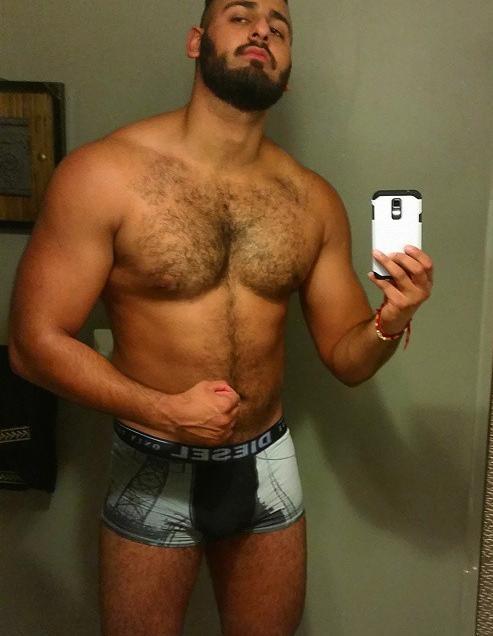dilfandahardplace:  WOOF!  Yes, please! 