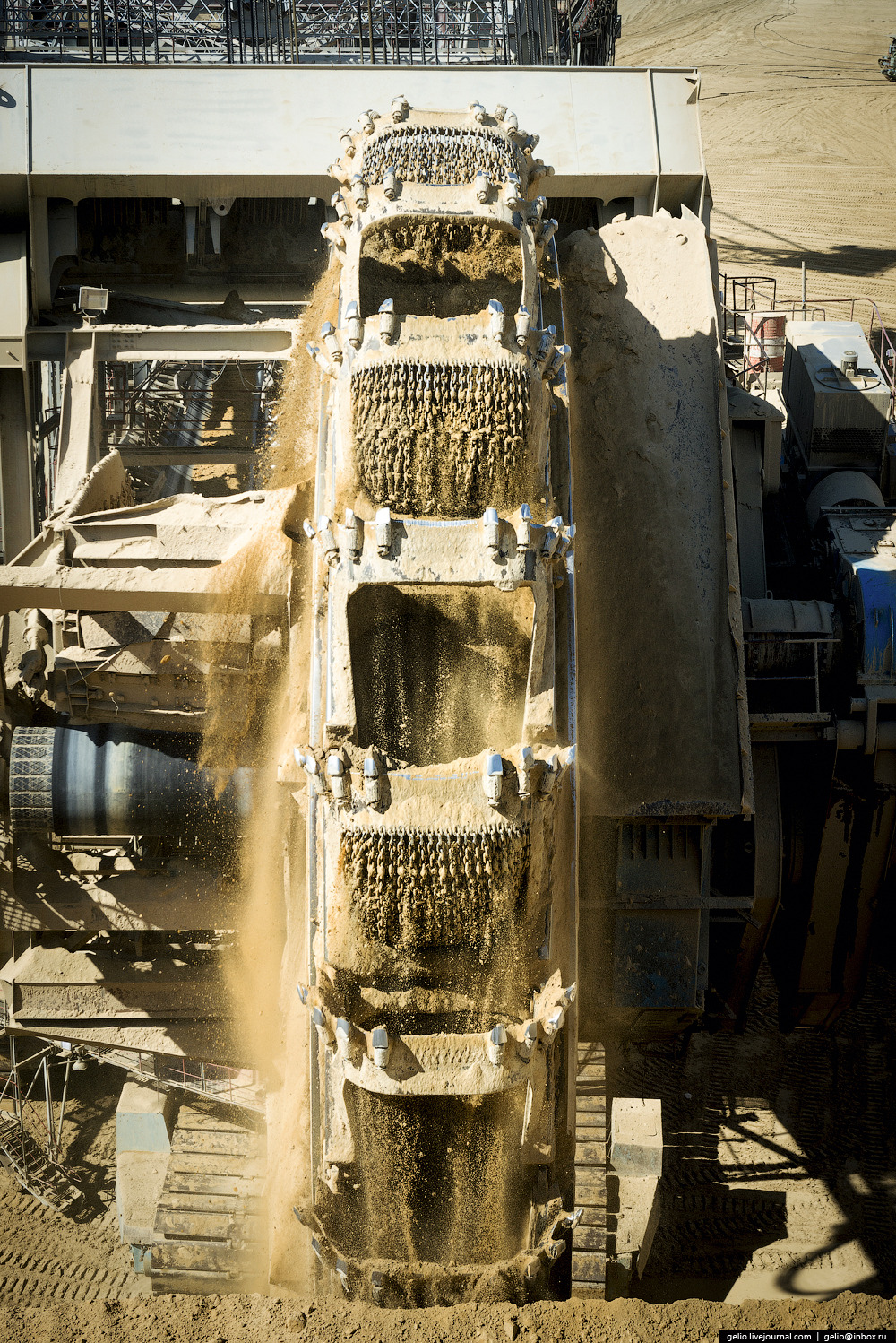 rocketumbl:  Bucket-Wheel Excavator 