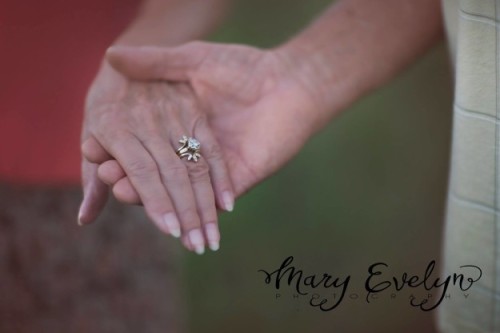 THIS COUPLE THAT’S BEEN MARRIED FOR 57 YEARS DID A PHOTOSHOOT INSPIRED BY THE NOTEBOOK AND I’M SO OV