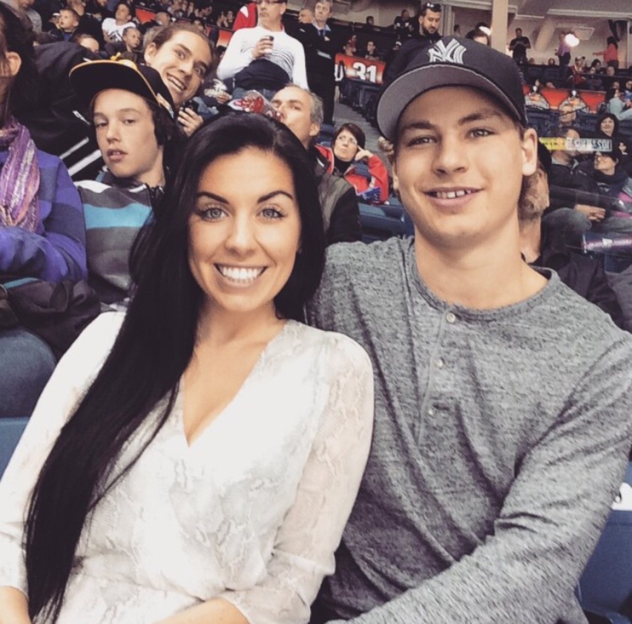 Lightning forward Yanni Gourde and his wife announce birth of baby