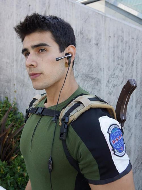 nathan-freaking-drake:  elysiummmmmm:  spread—yourwings:  paacreek:  luvrly:  notwatuexpect:  tapthatguy-x-version:  Cosplay hero ANDREW AGUILAR at nathan-freaking-drake.  So attractive  Oh my god.  Reblogging because of the sexy.  this is so fucking