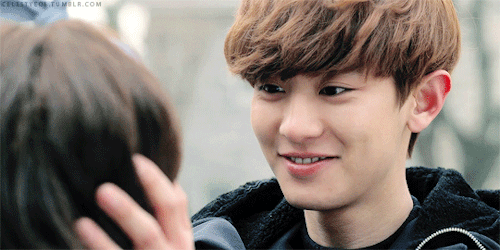 celestyeol: how chanyeol keeps his girl warm ;u;