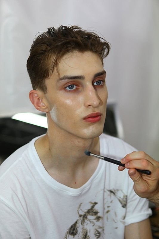 floorboardsunderthebed:  Charlie France backstage by Yang Wang | Dior Homme SS11Make-up