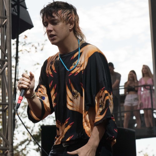 thislifeisonmyside:  irockphotos:  Julian Casablancas stirring up the crowd at Beach Goth 4 in Orange County, California. https://www.facebook.com/irockkphotoshttp://irockphotos.net/© Guillermo Prieto 2015  Omggg I didn’t think our picture would be