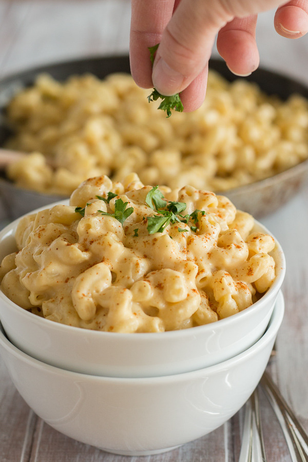 Creamy Vegan Mac and Cheese / Recipe