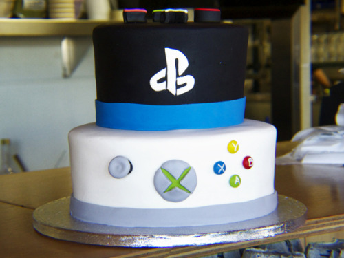 Playstation Xbox Cake