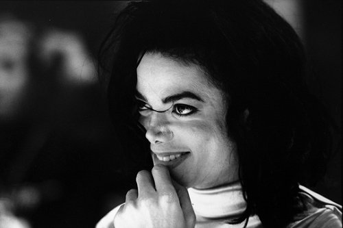 alwayysmichael:Michael Jackson filming music video ‘Remember the Time’ photographed by David Kennerl