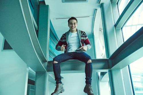 who-invited-the-vampire:  tinaliatum:  New photos of Alberto! Credit: ShadowhuntersTV.  Get the child off the ceiling  