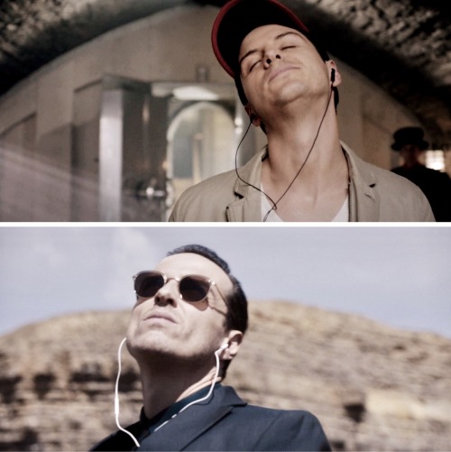 moriartysgrave: moriartyfortheevening: moriartysgrave: Jim Moriarty + headphones Imagine if he wore 