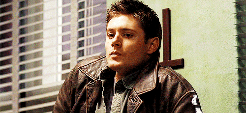 hunting-detectives-inthetardis:  Lets play a game called  Find Castiel in the Gif