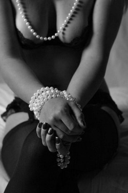southrnpeach1:  He binds me with pearls… My soul lost to him 