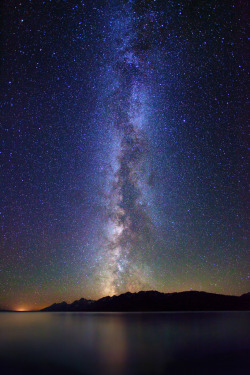 brutalgeneration:  Milky Way over Teton Range and Jackson Lake (by IronRodArt - Royce Bair (“Star Shooter”)) 