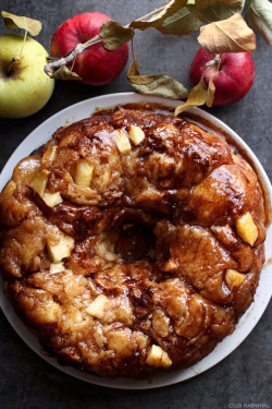 sweetoothgirl:  APPLE FRITTER MONKEY BREAD