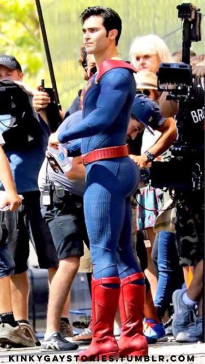 kinkygaystories: Superman’s Super Body  “Did you guys do something different to the costume?” Tyler 