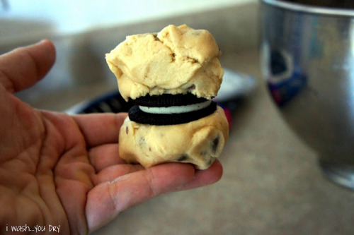 nom-food:  Oreo stuffed chocolate chip cookies