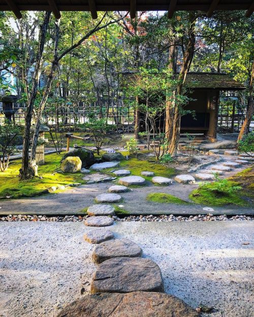 楽水園 [ 福岡県福岡市 ] Rakusuien Garden, Fukuoka の写真・記事を更新しました。 ーー明治時代に造営された別荘をルーツとする、JR博多駅から一番近い日本庭園と茶室。豊臣秀