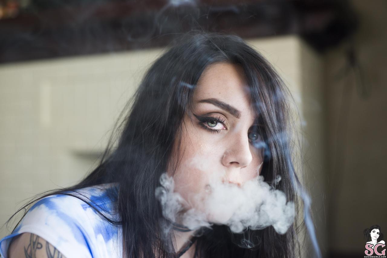 sexyframe:  SMOKESKREEN - TO THE SKY