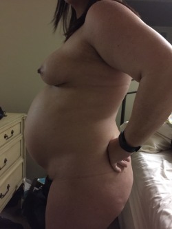 feet419:  27 weeks and feeling sexier and hornier every day 