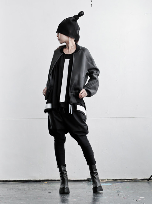 24thofaugustosakajapan: HEADWEAR:ROGGYKEI TOP:Y-3 INNER:ROGGYKEI PANTS:ROGGYKEI SHOES:CINZIA ARAIA