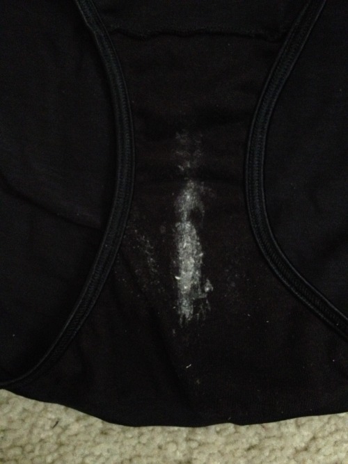 satincum: Mom’s cum stained panties!