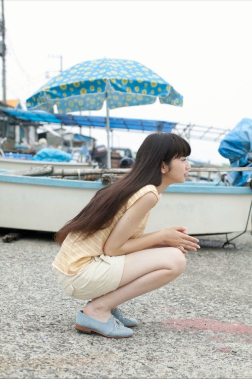 bisyoujyoo:  やっぱりこのアカウントのファーストポストは小松菜奈で。このアカウントを終えるときも締めは小松菜奈がいい。みなさんどうぞよろしくお願いします🐰