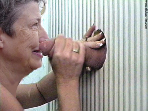 rybassan:  72buuckgs:  gr8grannylover:  More these types of photos here  http://www.imagebam.com/gallery/re7z60edz56vhq424smw00p07uti1z4s  Granny going for the GLORIOUS FINISH   Always wanted to glory hole with a sexy granny 