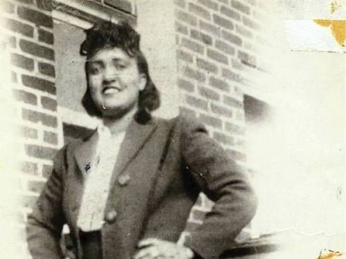 seeselfblack:  Another MUST SEE short doc –  on the exploitation of Henrietta Lacks.  It’s an  important and interesting explanation of the science and research of the POWERFUL HeLa cells  taken (or, rather, stolen) from Ms. Lacks, a black woman