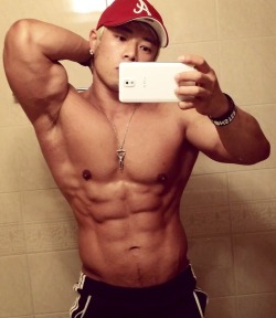 asianmusclefetish:  Original post: http://asianmusclefetish.tumblr.com