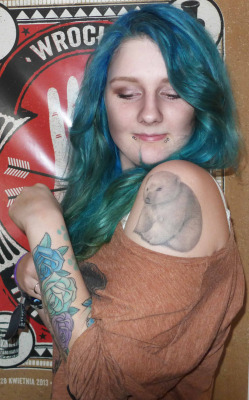 kairaanix:  Kaira, such blue, so tattooed. WOW    eeeeeyyyy gurl