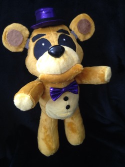 vento-aureo:  Say hello to your best friend Fredbear! I’m so happy with this little guy but we must be parting ways. He is available on a made to order basis on my etsy store, Nightmaren Crafts.