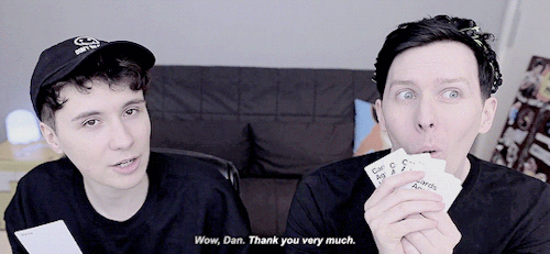 thjslove:dan and phil play cards against humanity