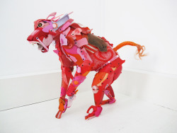 taktophoto:  Look What the Sea Washed In Wild Animals Made from Ocean Trash 