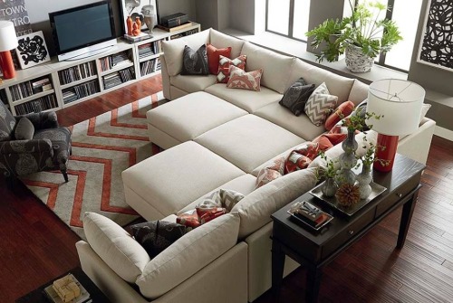 damnyounick:  littledoctors:  Beautiful Pit Couch  Want 
